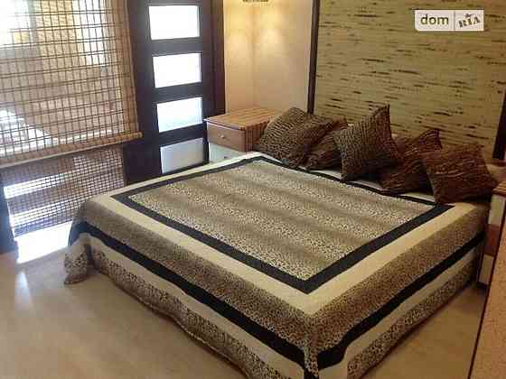 Оренда Квартира 2-кімнатна, 22/22 поверх на Голосіївська, 13а Київ