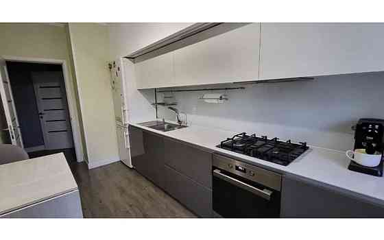 Продаж Квартира 2-кімнатна, 1/6 поверх на Метрологічна вул., 111 Киев