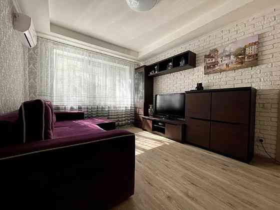 Оренда Квартира 2-кімнатна, 1/5 поверх на вул. Івана Микитенко, 25 Kiev