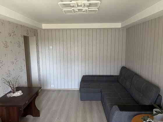 Продаж Квартира 3-кімнатна, 8/9 поверх на Чорнобильська вул., д. 11 Київ