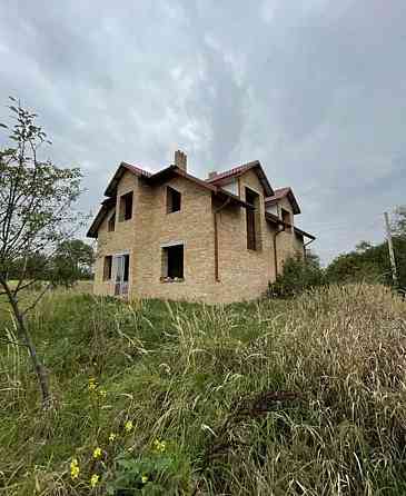 Продаж Будинок 4-кімнатний 