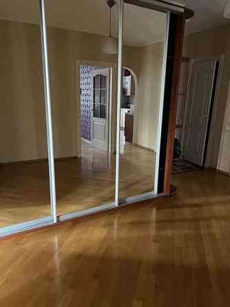 Оренда Квартира 2-кімнатна, 17/18 поверх на Урлівська, 8а Киев