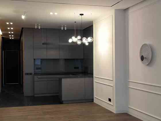 Продаж Квартира 3-кімнатна, 21/25 поверх на Глибочицька вул., д. 73-79 Киев