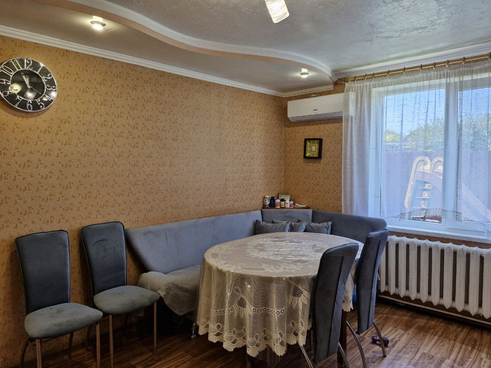 Семейный дом с детской площадкой и гаражом на тихой улице Нерубайське - фото 7