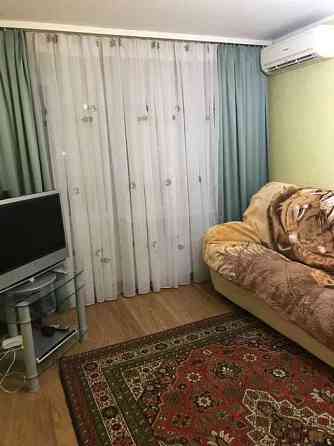 Оренда Квартира 1-кімнатна, 4/9 поверх на пр. Павла Тычины, 14а Kiev