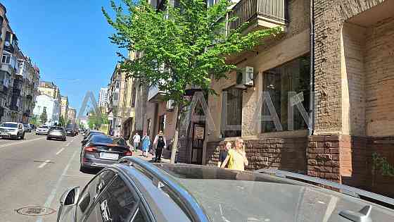 Оренда Будинок 1-кімнатний на Бульварно-Кудрявська вул., 43А Kiev