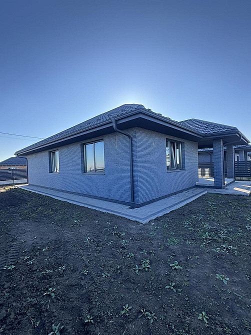 Продаж Будинок 3-кімнатний Ровно - изображение 1