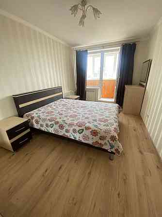 Оренда Квартира 3-кімнатна, 13/16 поверх на Князя Романа Мстиславича вул., д. 8 Киев