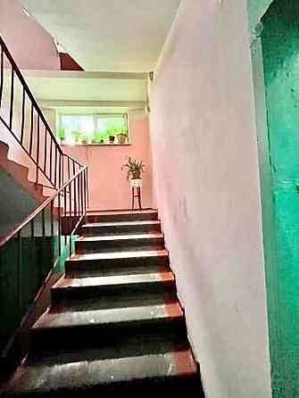 Продаж Квартира 3-кімнатна, 4/9 поверх на Радужная вул., д. 17 Kiev