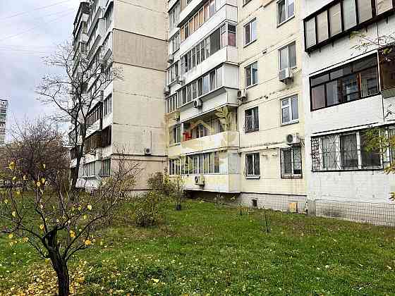 Продаж Квартира 3-кімнатна на Героев Днепра ул., 40А Київ