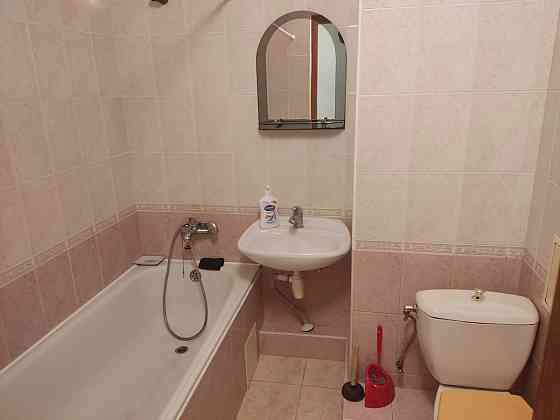 Оренда Квартира 1-кімнатна, 14/16 поверх на Драгоманова, 12 Киев