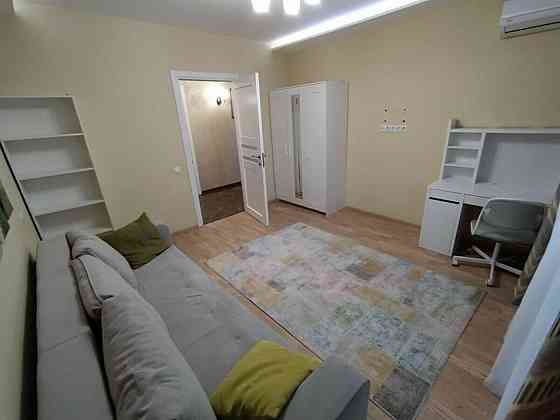 Продаж Квартира 3-кімнатна, 10/19 поверх на Гарматна вул., д. 38А Киев