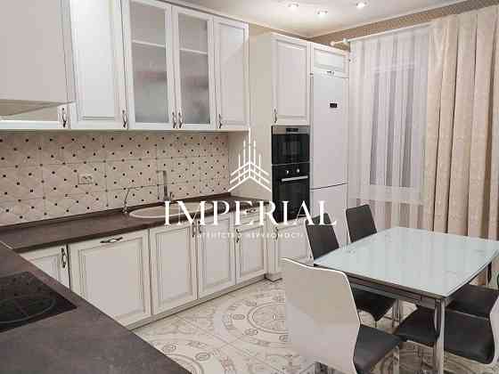 Оренда Будинок 5-кімнатний на вул. Вчительська Киев