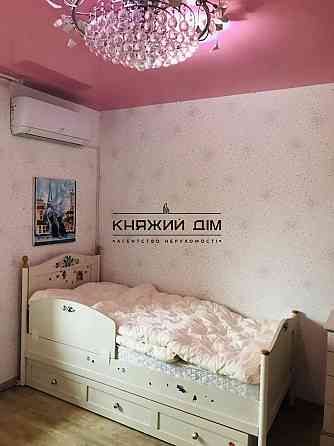 Оренда Квартира 3-кімнатна, 12/24 поверх на Ломоносова ул./Юлії Здановської Киев