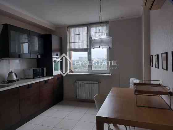 Продаж Квартира 4-кімнатна, 16/18 поверх на вул. Валерія Лобановського Kiev