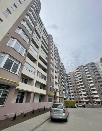 Продаж 2 кімнатної квартири, 77 м.кв., вул. Київська Тернопіль