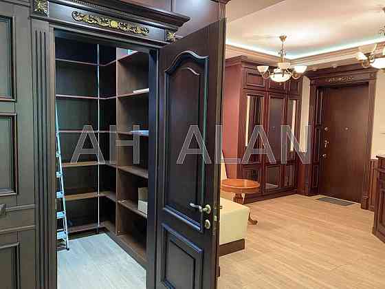 Оренда Будинок на Інститутська вул., 18А Київ