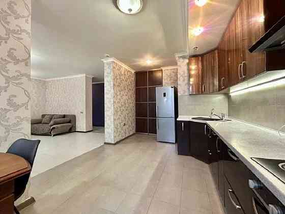 Оренда Квартира 3-кімнатна, 9/37 поверх на улица Княжий Затон, д.21 Київ