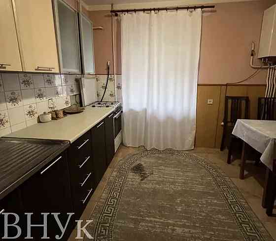 Продаж Квартира 3-кімнатна, 3/5 поверх на Столєтова Ужгород