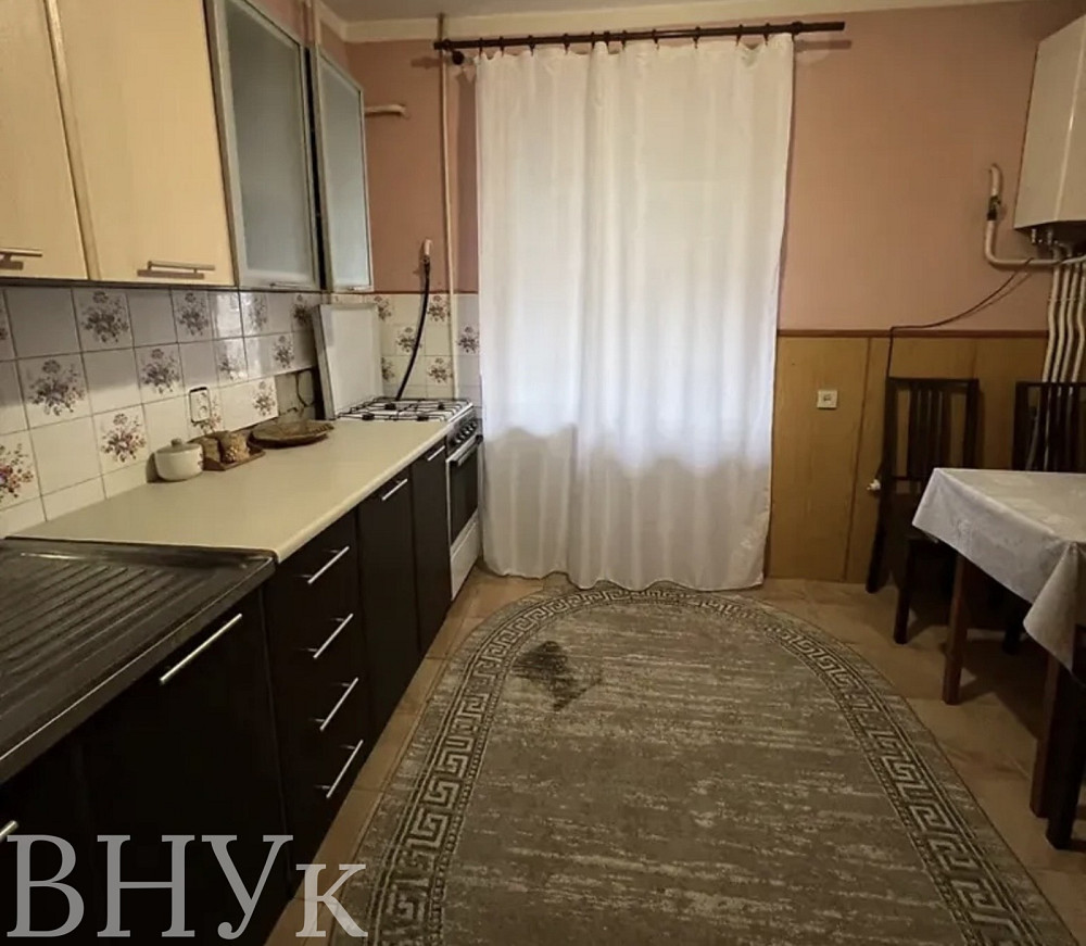 Продаж Квартира 3-кімнатна, 3/5 поверх на Столєтова Ужгород - фото 1