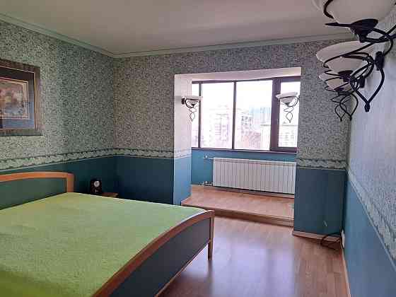 Оренда Квартира 3-кімнатна, 9/9 поверх на улица Печенежская, д.16 Киев