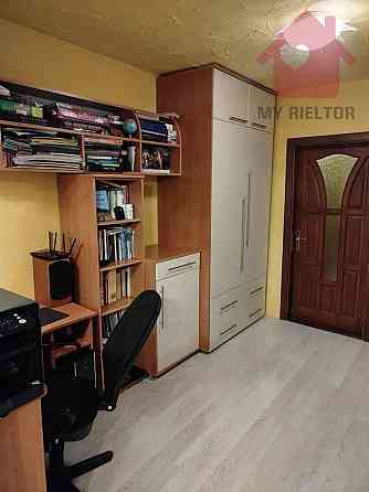 Продаж Квартира 3-кімнатна, 5/5 поверх на Восьмого Березня Uzhhorod