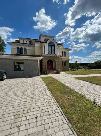 For sale 3-storey House with land 26 ares 753 sq.m 6 rooms at Риболовецька Kiev