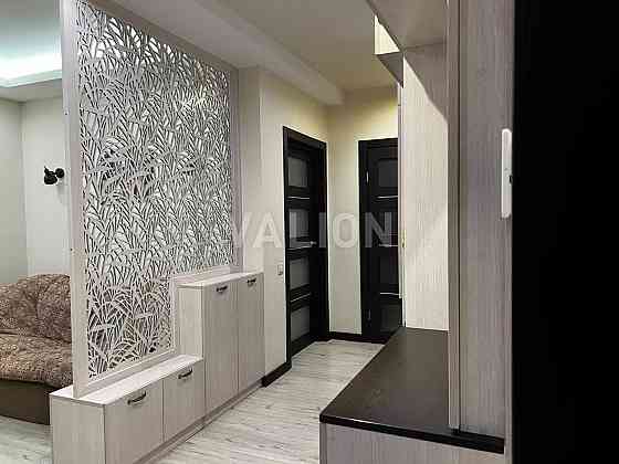 Продаж Квартира 3-кімнатна, 4/25 поверх на Вірменська вул., д. 6 Киев