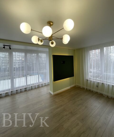 Продаж Квартира 3-кімнатна, 5/10 поверх на пров. Цегельний Тернопіль