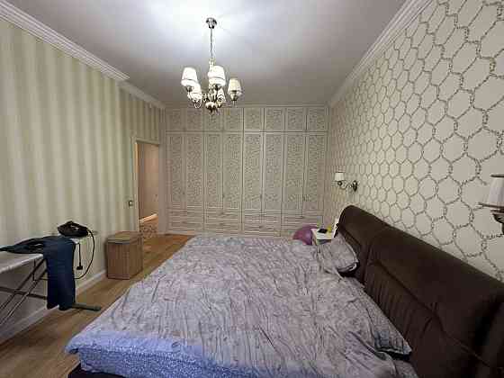 Продаж Квартира 3-кімнатна, 1/5 поверх на Миколи Міхновського вул., д. 14 Kiev