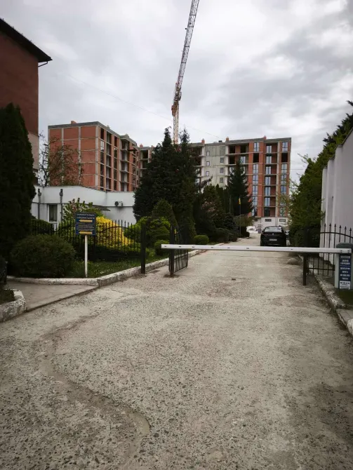 For sale 1-room Apartment 47 sq.m Миколи Леонтовича 11б Uzhhorod - photo 1