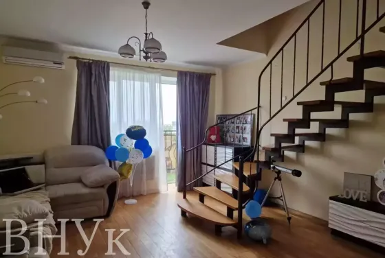 Продаж Квартира 4-кімнатна, 5/5 поверх на вул. Вашингтона Львів