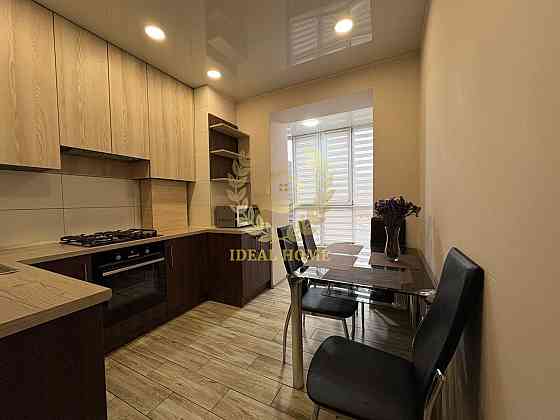 Світла 2-кімнатна квартира з індивідуальним опаленням 