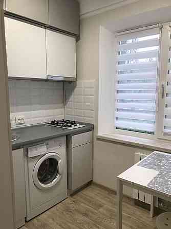 Оренда Квартира 1-кімнатна, 1/9 поверх на проспект Правди, 88а Kiev