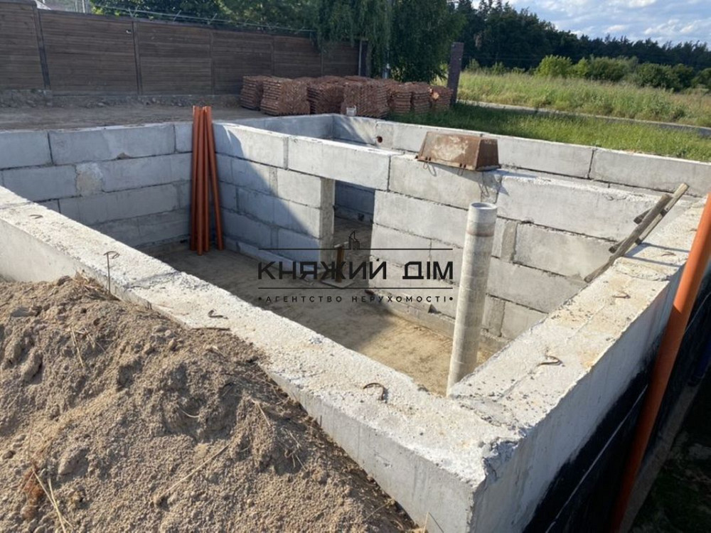 Продажа участка с построенным подвальным этажом в с. Лесное. № 229340  - фото 3