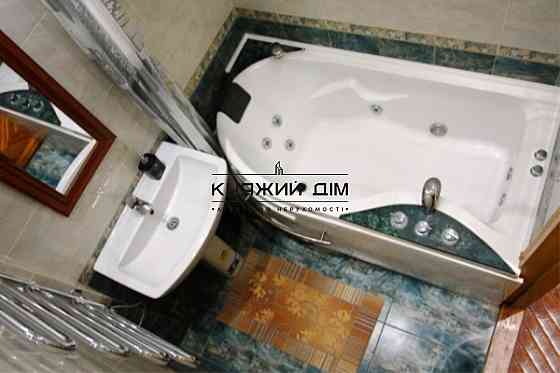 Продаж 2-х к. квартири в центрі Києва Площа Українських Героїв. № 21108286 Київ