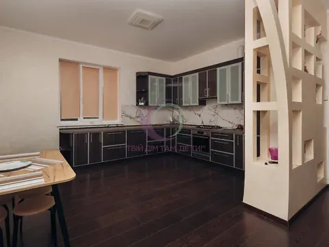 Оренда 2-поверховий   200 кв.м 4 кімн.  Чернівці - фото 3