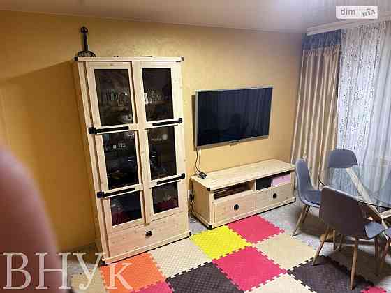 Продаж Квартира 3-кімнатна, 2/9 поверх на Відродження Луцьк