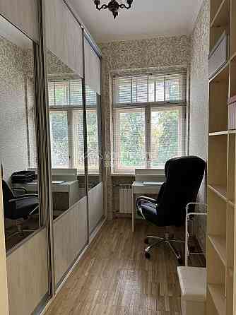 Продаж Квартира 5-кімнатна, 2/4 поверх на вул. Максиміліанівська Харків