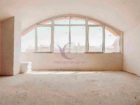 Продаж 3к Квартира 130 кв.м Рівненська вулиця 12Б Чернівці - фото 1