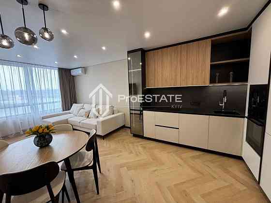 Продаж Квартира 2-кімнатна, 15/25 поверх на вул. Дніпровська набережна Киев