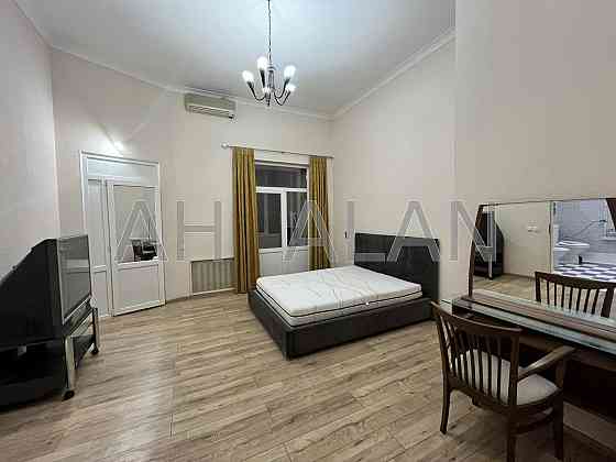 Оренда Будинок 3-кімнатний на Саксаганського вул., 22 Київ