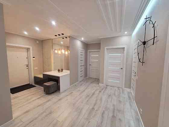 Продаж 3к Квартира 111 кв.м Максимовича Михайла вул. Kiev