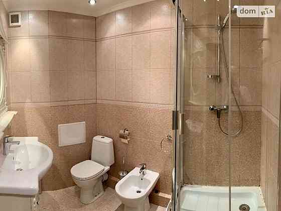 Оренда Квартира 3-кімнатна, 14/22 поверх на ул. Урловская Киев