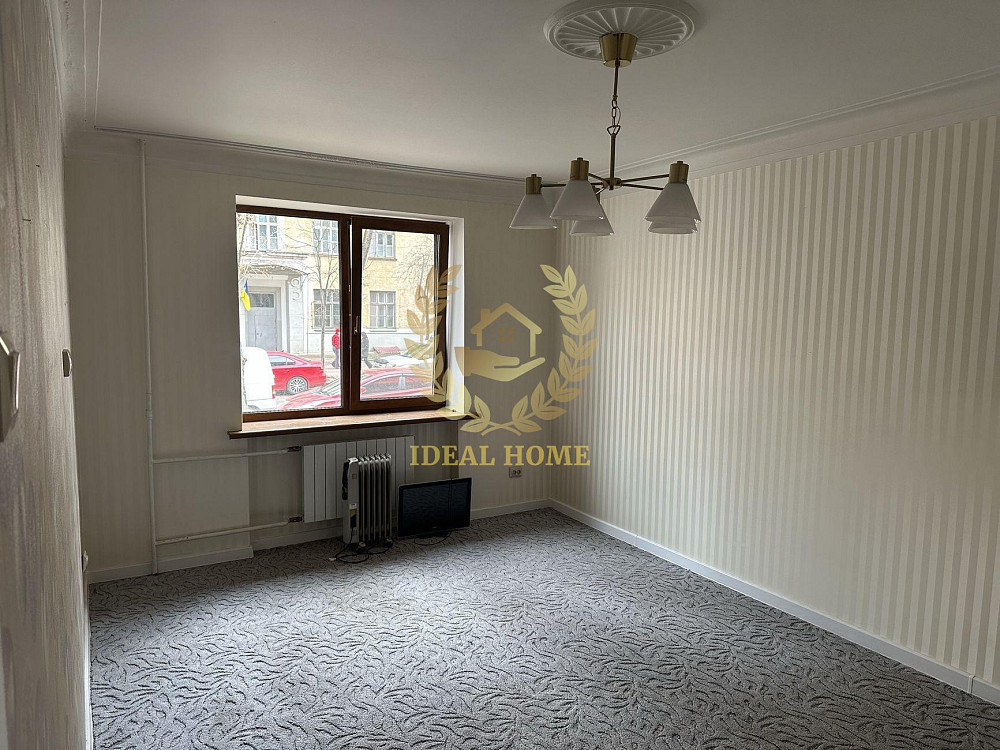 Продаж Квартира 2-кімнатна, 1/4 поверх Київ - фото 1