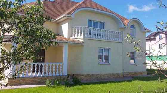 Продаж 2-поверховий Будинок з ділянкою 10 сот 302 кв.м   