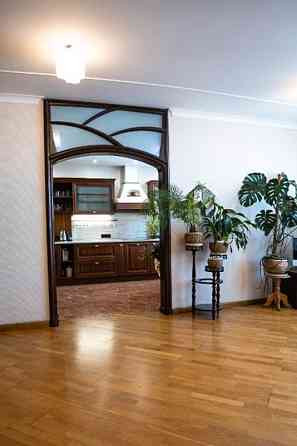 Оренда Квартира 2-кімнатна, 27/37 поверх на ул. Княжий Затон, 21 Київ