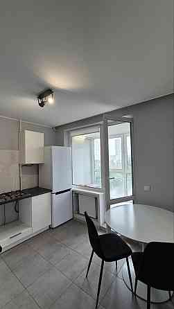 Оренда Квартира 1-кімнатна, 8/16 поверх на проспект Павла Тичини, 20а Kiev