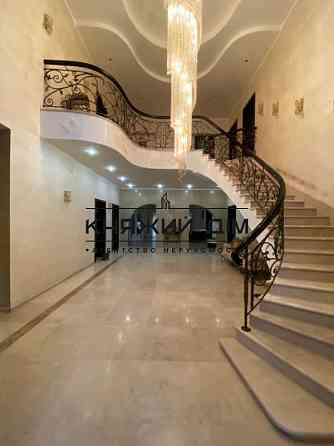 Аренда Коттеджа под съемки или жилья 820 м2 в 3 этажа 6 спален Киевская обл., Киево-Святошинский р-н, Забучье 