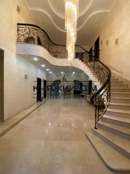 Аренда Коттеджа под съемки или жилья 820 м2 в 3 этажа 6 спален Киевская обл., Киево-Святошинский р-н, Забучье  - фото 1